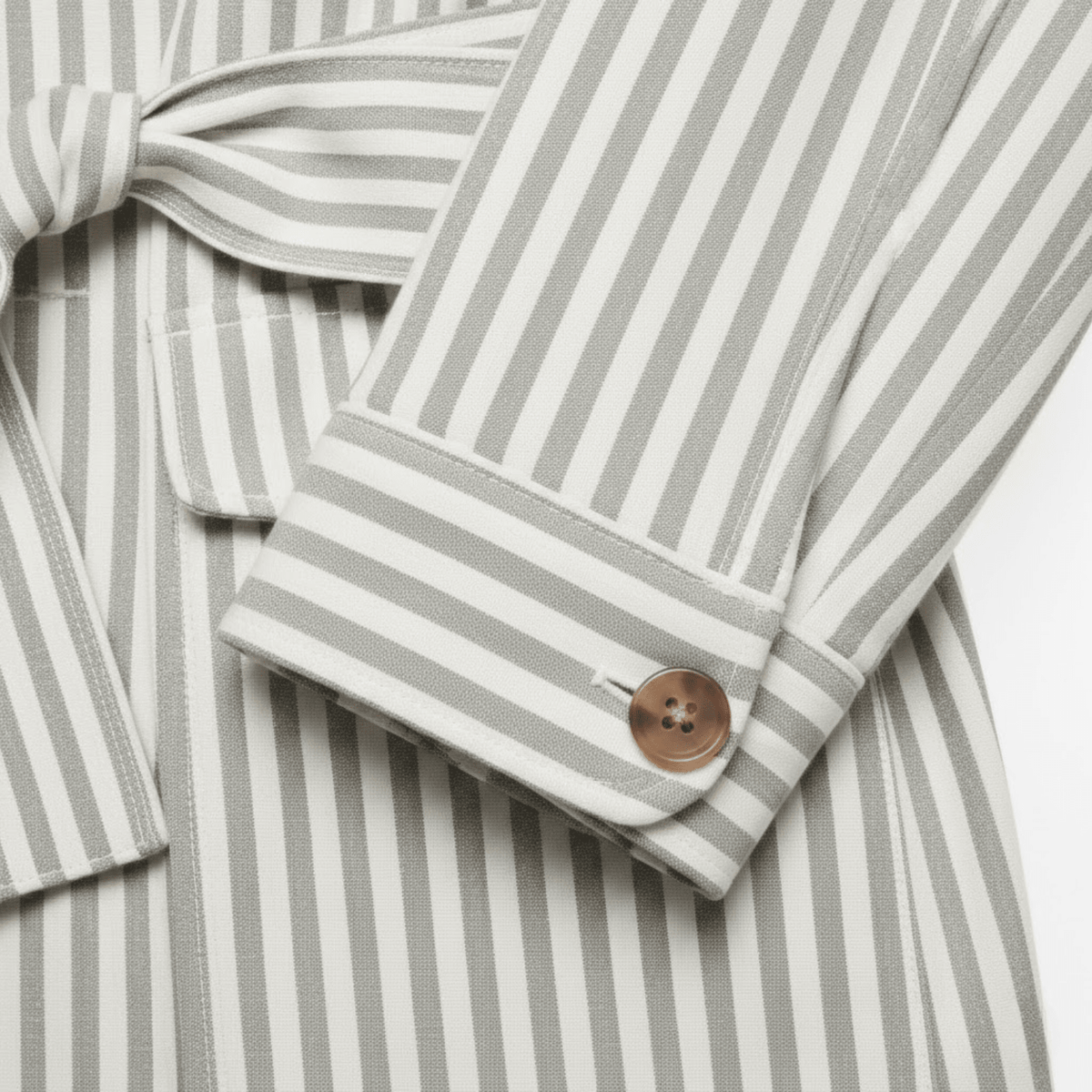 Diego | Chaqueta Safari de Hombre con Cinturón y Cuatro Bolsillos - Noa Lagos