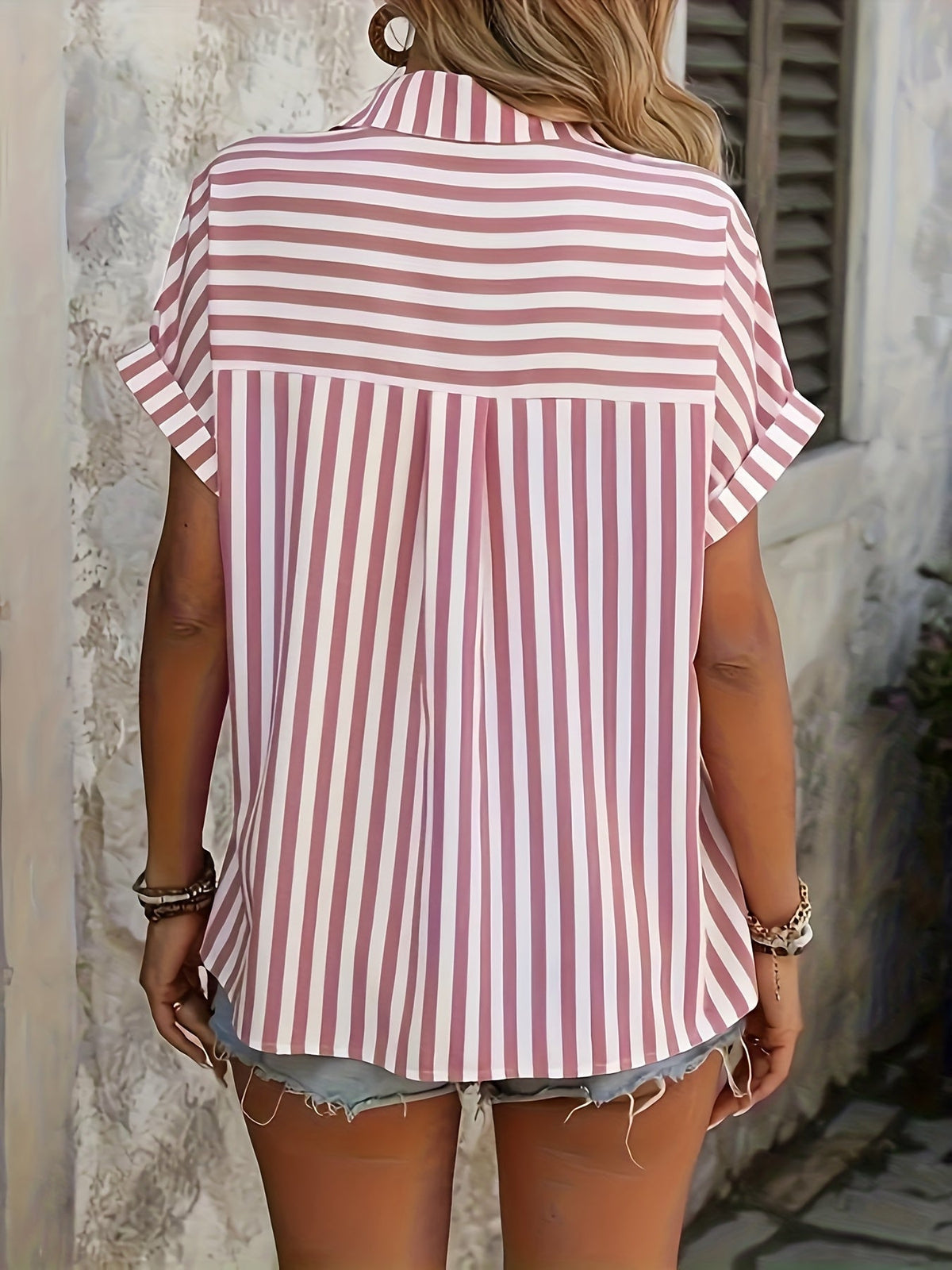 Sofia | Elegante Blusa de Mujer con Detalles Divertidos y Manga Corta - Noa Lagos